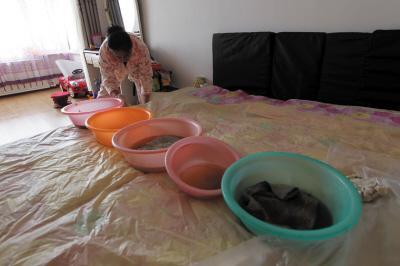 三门峡楼上漏水，住户失联，小区没物管，业主维权难！律师来支招……